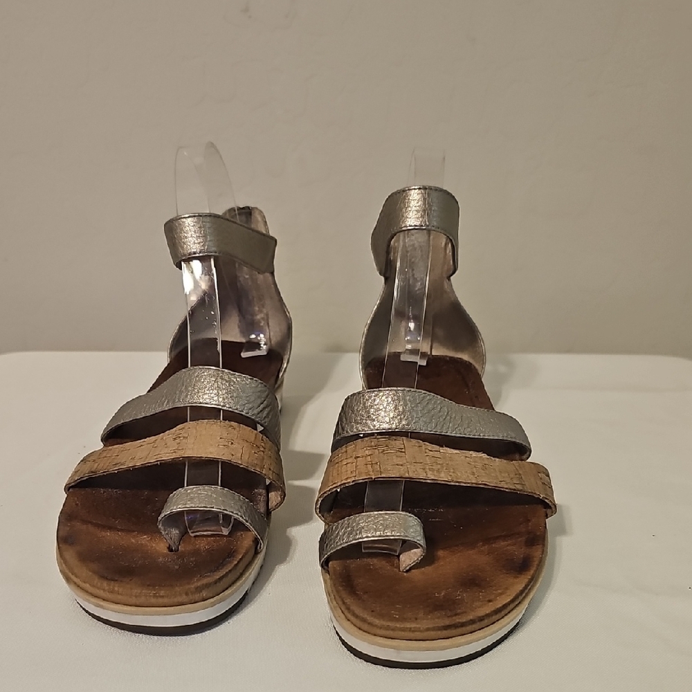 Ugg Silver and Tan Women's Sandals